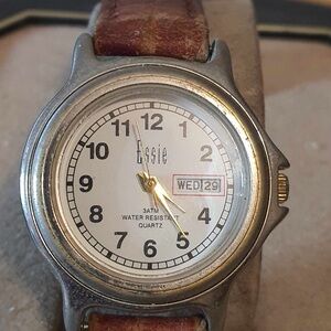 🦋 Vintage Essie Silver/Goldtone Leather Women's Watch w/Day/Date